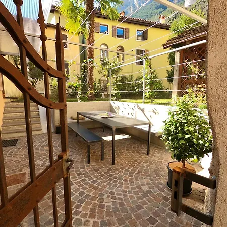 Giovanna's Home, Historic Town House With Garden Holiday home