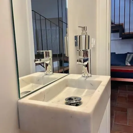 Giovanna's Home, Historic Town House With Garden * Riva del Garda