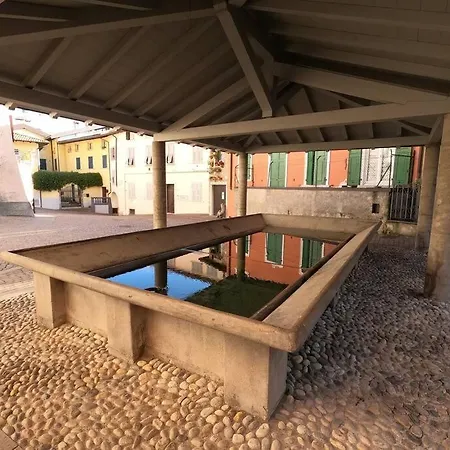 Giovanna's Home, Historic Town House With Garden * Riva del Garda